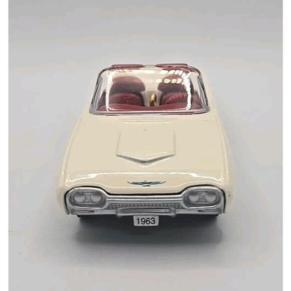 2009 Hallmark Ornament 1963 Ford Thunderbird Sport Classic American Car New U12 - Picture 6 of 10